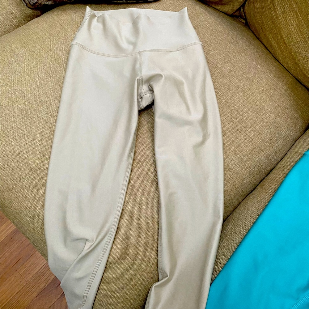 Alo 7/8 high waist airlift legging in california sand XS